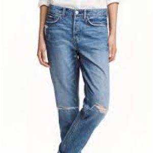 NWT. H&M Boyfriend distressed jeans. Button fly. Size 10